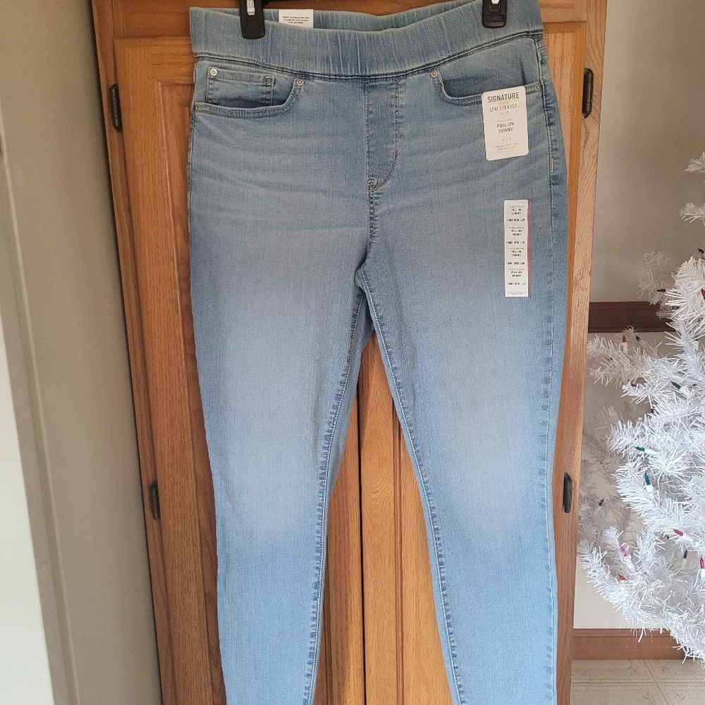 LEVI STRAUSS SIGNATURE JEANS